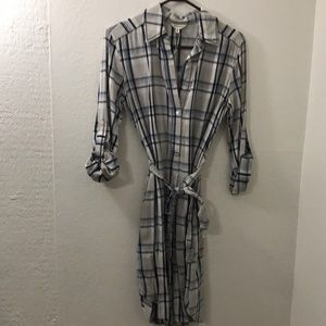 Max studio long sleeve button up dress shirt